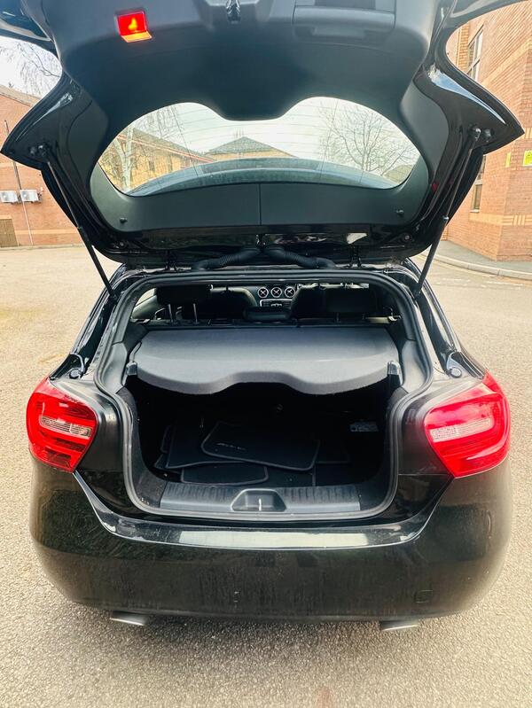 
								Mercedes-Benz A Class full									