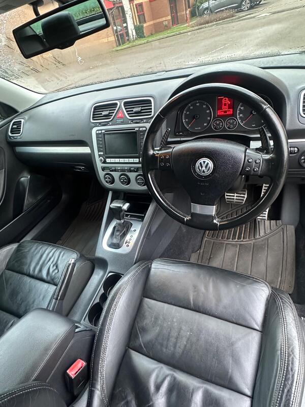 
								Volkswagen Eos full									