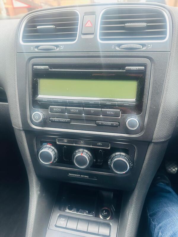 
								Volkswagen Golf full									