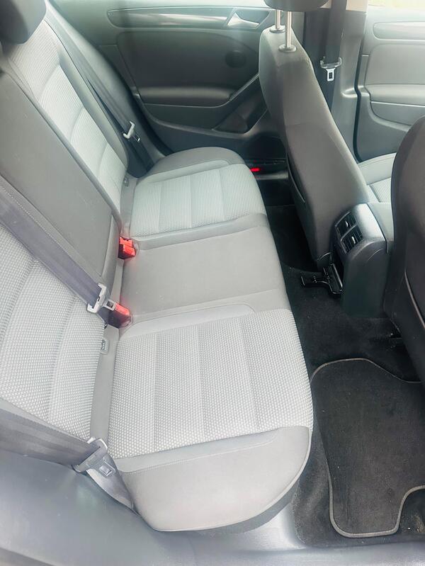 
								Volkswagen Golf full									