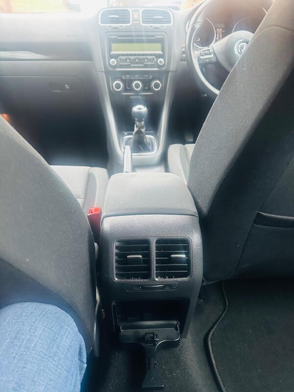
								Volkswagen Golf full									