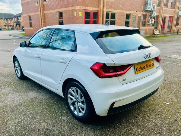 
								Audi A1 full									