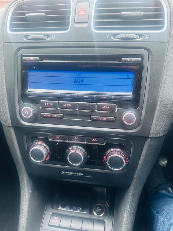 
								Volkswagen Golf full									