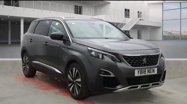 
								Peugeot 5008 full									