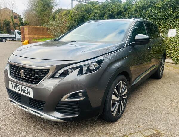 
								Peugeot 5008 full									
