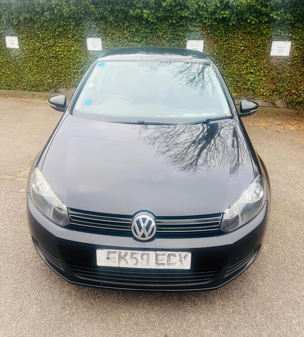 
								Volkswagen Golf full									